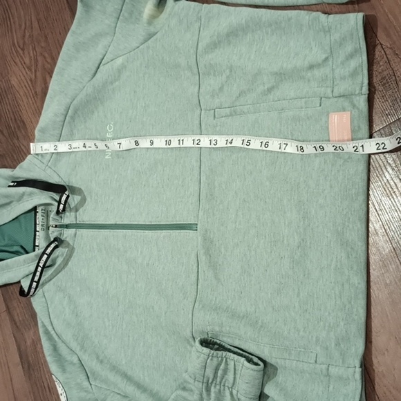 Nike Green Dri-Fit Cropped Half Zip Heathered Light Weight Hoodie A14 - Picture 8 of 10